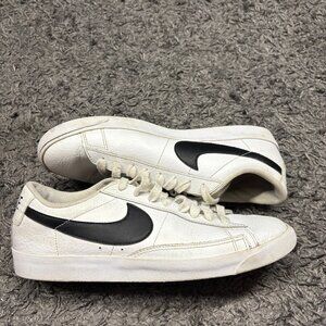 Nike Blazer Low Gym Walking 454471 104 Men's Size 8 Black White